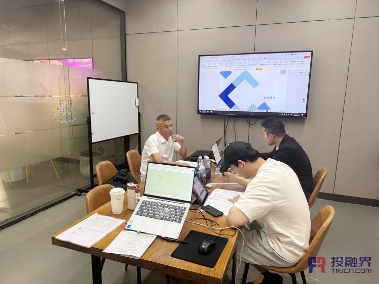 路演化春雨，润泽每一颗创业种子（投融界第1004期创投对接微路演成功举办）